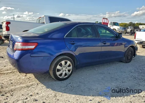 2011 Toyota Camry Base z USA, uszkodzony, nr VIN 4T1BF3EK7BU631225